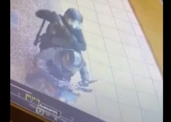 Καρέ καρέ η ένοπλη ληστεία χρηματαποστολής στην Γλυφάδα