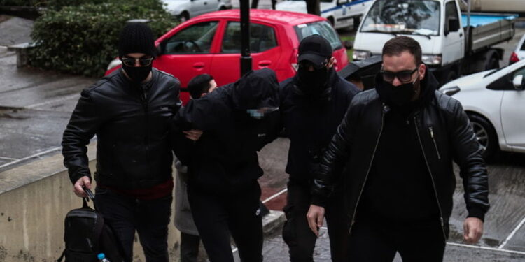 Η επίλεκτη ομάδα που διαλεύκανε τις υποθέσεις με το βιτριόλι και τον ξυλοδαρμό στην Ομόνοια