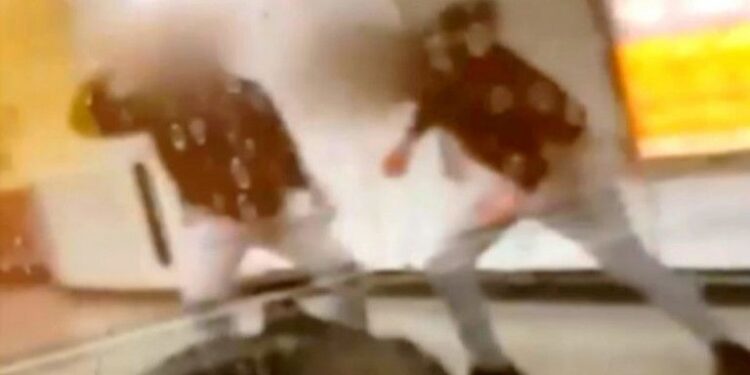 Πως εντοπίστηκαν οι ανήλικοι δράστες του ξυλοδαρμού στην Ομόνοια