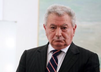 Νεκρός ο Σήφης Βαλυράκης – Έπεσε στην θάλασσα από του φουσκωτό του
