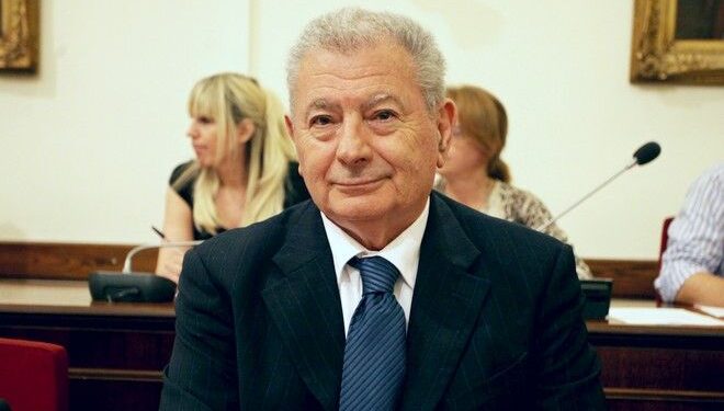 Έρευνες για τον πρώην Υπουργό Σήφη Βαλυράκη στον Ευβοϊκό κόλπο