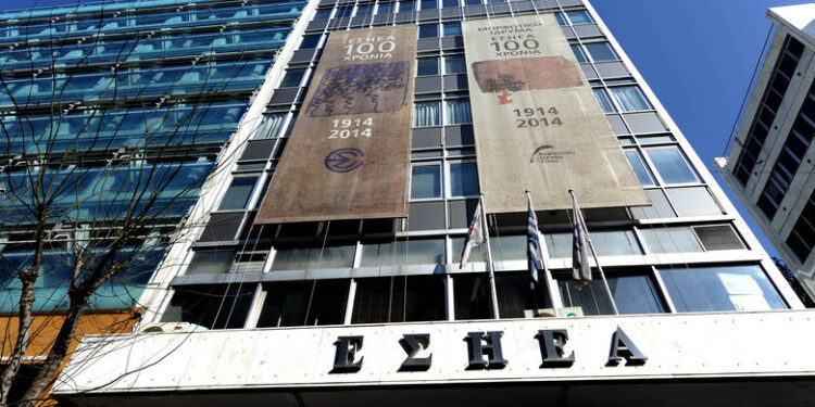 Αντίδραση της ΕΣΗΕΑ για το “μάντρωμα” των ΜΜΕ από τον Χρυσοχΐδη