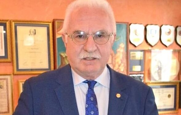 Η ελληνική αστυνομική “μάσκα” που έγινε διεθνής