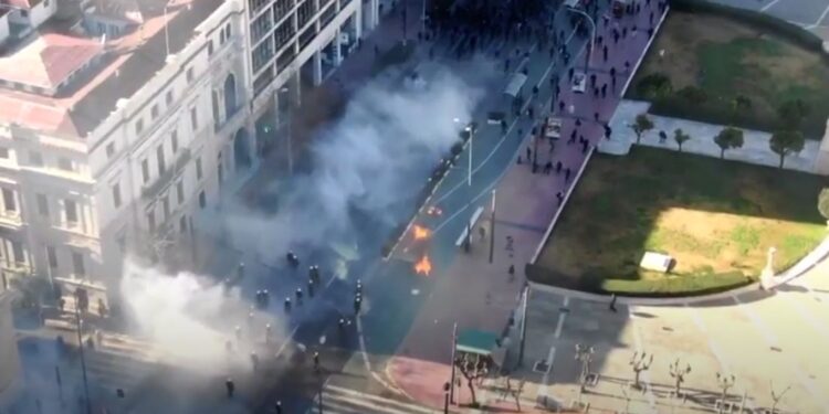 Απάντηση της Κατεχάκη με βίντεο από drones για τα χθεσινά επεισόδια