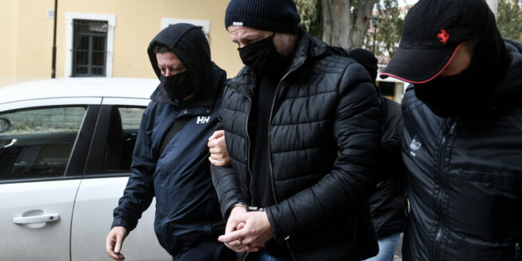 Πολιτικοδικαστικό σκάνδαλο πίσω από τη σύλληψη Λιγνάδη – Δεν έγινε κατ’ οίκον έρευνα