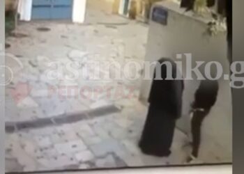 Παπάς – σατανάς ασελγεί σε νεαρό σε στενό της Πλάκας – Βίντεο σοκ!