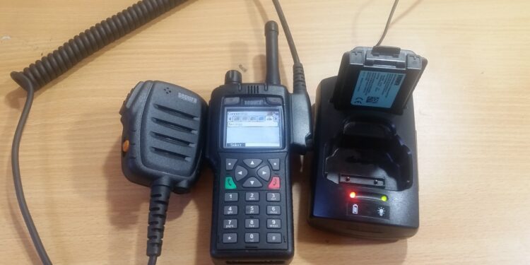 Όλο το παρασκήνιο της υπόθεσης των “ενοικιαζόμενων” ασυρμάτων της ΕΛΑΣ