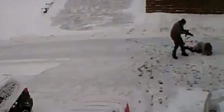 Κάμερα κατέγραψε άγρια διπλή δολοφονία στις ΗΠΑ – Σκληρές εικόνες