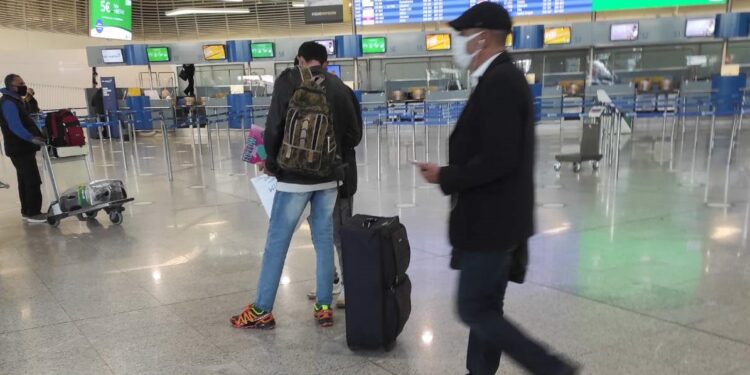 Ο κλέφτης με την ομπρέλα του Αεροδρομίου – ΒΙΝΤΕΟ και ΦΩΤΟ