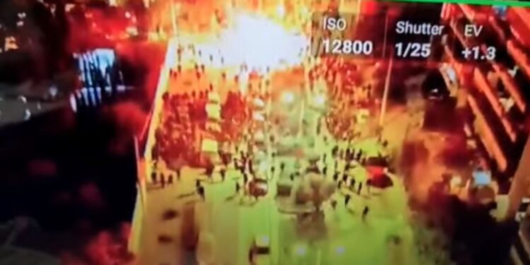 Βίντεο των συγκρούσεων στη Νέα Σμύρνη από το drone της ΕΛΑΣ