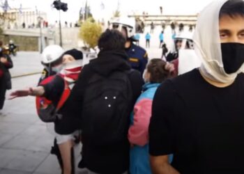 Το βίντεο που προκάλεσε τη νέα έρευνα για αστυνομική βία στο Σύνταγμα