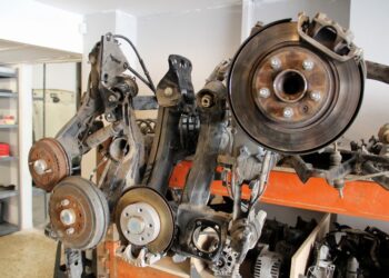 “Επιστήμονες” κλέφτες πολυτελών αυτοκινήτων στα χέρια της Ασφάλειας