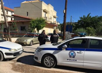 Γλυκά Νερά: Το ύποπτο μαύρο αυτοκίνητο, και τα κρυμμένα λεφτά στα παιχνίδια