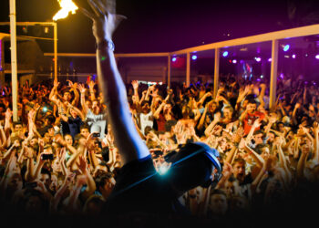 Για βραβείο Γκίνες: Έρευνες 9 μηνών για 76 γραμμάρια κόκα στη Μύκονο!!