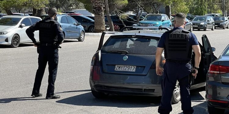 “Μπλόκα” των ΟΠΚΕ στις παραλίες – ΒΙΝΤΕΟ και ΦΩΤΟ