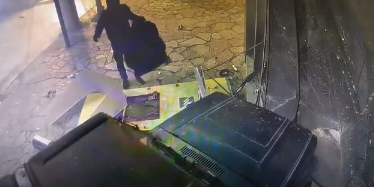 Βίντεο από την δράση της σπείρας που ανατίναζε ΑΤΜ