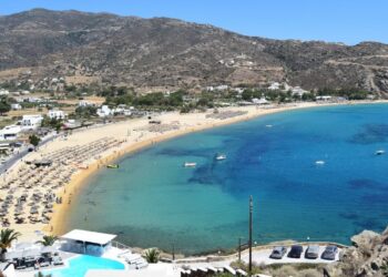 Σαφάρι της Οικονομικής Αστυνομίας σε θέρετρα – Βροχή τα πρόστιμα