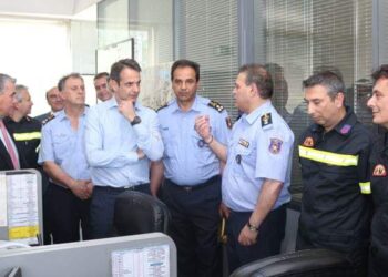 Στο Συντονιστικό Κέντρο της Πυροσβεστικής για ενημέρωση ο Μητσοτάκης