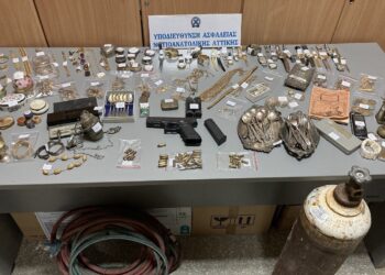 Εξαρθρώθηκε σπείρα διαρρηκτών των Νοτίων προαστίων – ΦΩΤΟ