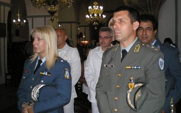 Μια Στρατηγός στο πλευρό του Θεοδωρικάκου – Ποια είναι η διευθύντρια του γραφείου του