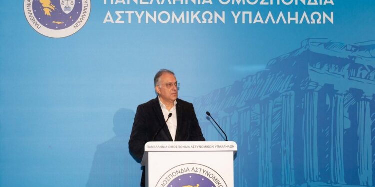 Θεοδωρικάκος: «Θα ξαναπήγαινα στη ΓΑΔΑ στους κατηγορούμενους αστυνομικούς».