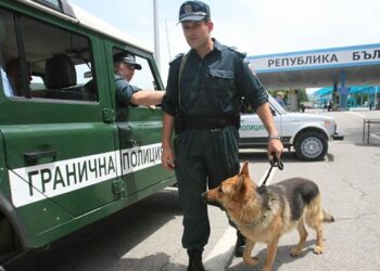 Στην Βουλγαρία για την παράνομη μετανάστευση ο Θεοδωρικάκος