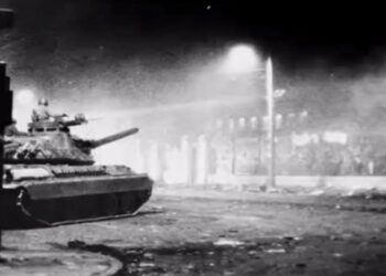 Σε έκθεση φωτογραφίας για την εξέγερση της 17ης Νοέμβρη ο Θεοδωρικάκος