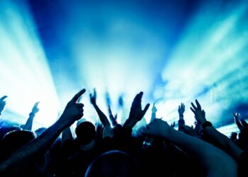 Επιχείρηση σκούπα στα κέντρα διασκέδασης το τριήμερο – Έλεγχοι παντού