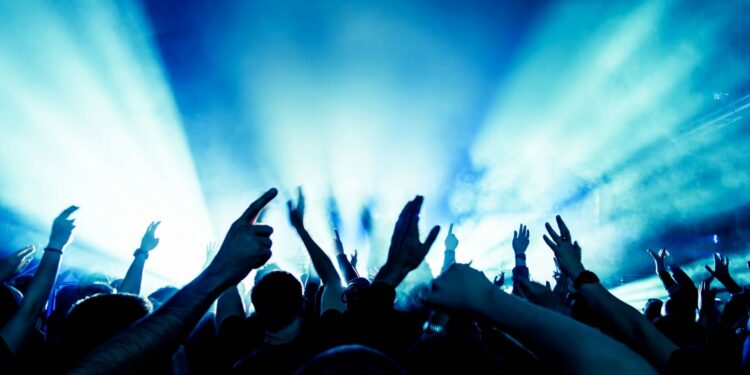 Επιχείρηση σκούπα στα κέντρα διασκέδασης το τριήμερο – Έλεγχοι παντού