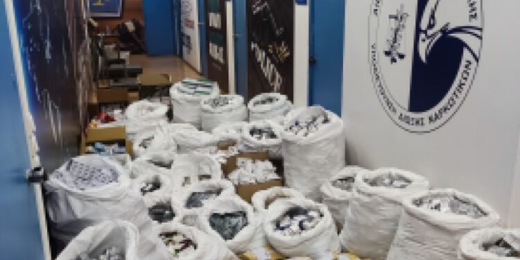 Διεθνής κόμβος διακίνησης αναβολικών στην Αθήνα – Φωτό και βίντεο