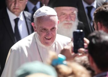 Πάπας: «Είναι τραγικό που κάποιοι στην Ευρώπη κάνουν σαν να μην τους αφορά το προσφυγικό»