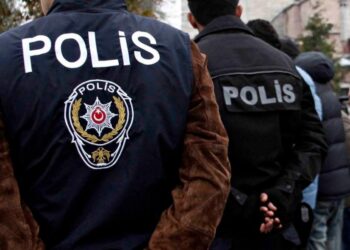 Με πρόστιμο 3500 χιλιάδων ευρώ επιστρέφει ο αστυνομικός που συνελήφθη στην Τουρκία