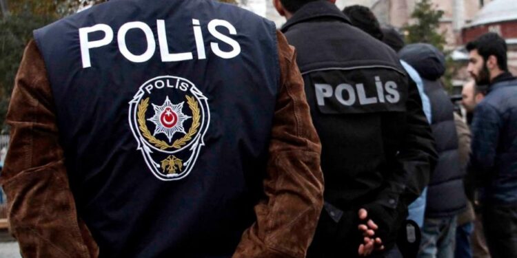 Με πρόστιμο 3500 χιλιάδων ευρώ επιστρέφει ο αστυνομικός που συνελήφθη στην Τουρκία