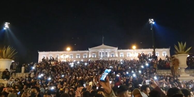 Τις πταίει για το Πακιστανικό ρεβεγιόν στο Σύνταγμα;