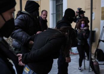 Κατηγορούμενοι για ανθρωποκτονία από κοινού η μητέρα του 7χρονου και ο σύντροφός της