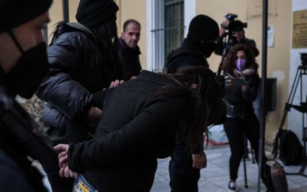 Κατηγορούμενοι για ανθρωποκτονία από κοινού η μητέρα του 7χρονου και ο σύντροφός της