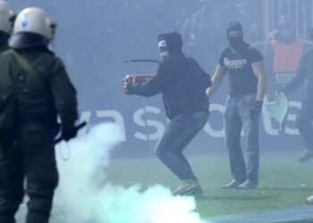 Το χρονικό του αίματος και της τυφλής βίας των χούλιγκανς στην Ελλάδα