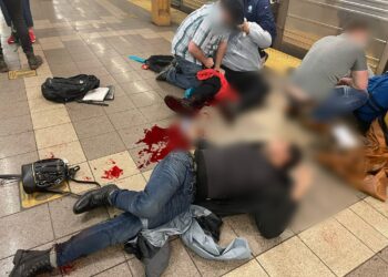 Νέα Υόρκη: Πυροβολισμοί με πολλούς τραυματίες σε σταθμό του μετρό