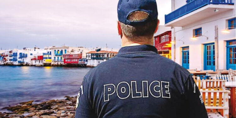 Γιατί οι αστυνομικοί εγκαταλείπουν τη Μύκονο – Όλο το απίστευτο παρασκήνιο