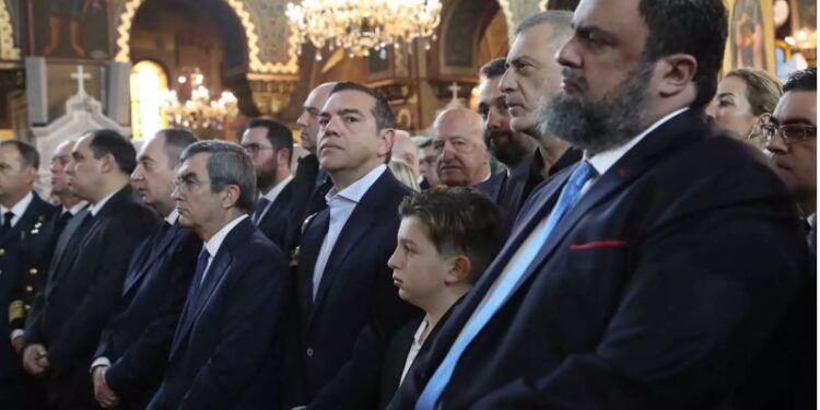 Η μαγική εμφάνιση Οικονόμου στον Πειραιά και οι αλλαγές στην Κατεχάκη