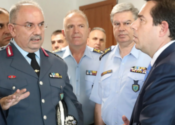 Οι πρώτες εξαγγελίες Μηταράκη και τα προβλήματα στην εφαρμογή τους