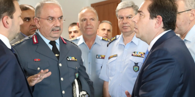 Οι πρώτες εξαγγελίες Μηταράκη και τα προβλήματα στην εφαρμογή τους