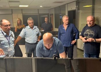 Συγχαρητήρια διά ασυρμάτου από τον Οικονόμου στους αστυνομικούς της ΓΑΔΑ