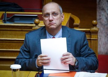 Ανασχηματισμός για να φύγει ο Οικονόμου από την Κατεχάκη