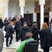 Γυναικοκτονία στο Αγρίνιο: Σκηνές αρχαίας τραγωδίας στην κηδεία της Δώρας – ΒΙΝΤΕΟ – ΦΩΤΟ