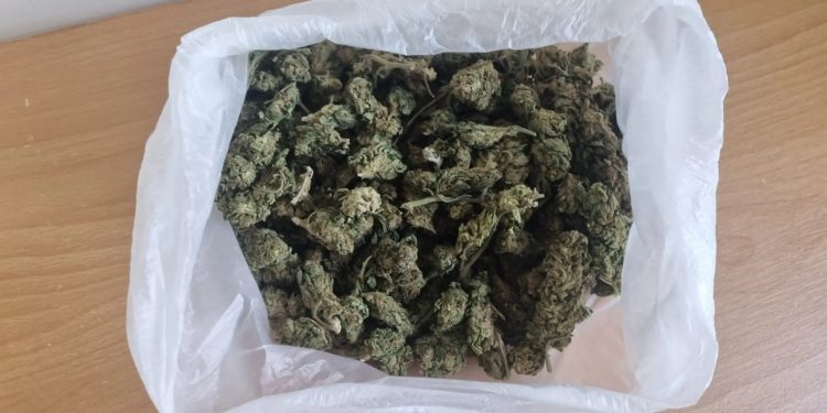 Θήβα: Συνελήφθησαν 2 άτομα για ναρκωτικά – ΦΩΤΟ