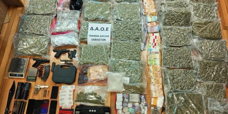 Κύκλωμα εκβιαστών στην Αττική: Το modus operandi, ο κρατούμενος αρχηγός και οι υποομάδες – ΒΙΝΤΕΟ – ΦΩΤΟ