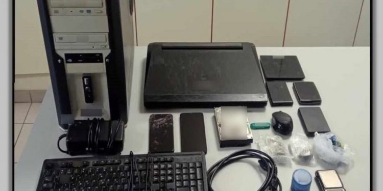 Λάρισα: Χειροπέδες σε 45χρονο που κατηγορείται για πορνογραφία ανηλίκων – Τι βρέθηκε στην κατοχή του – ΦΩΤΟ