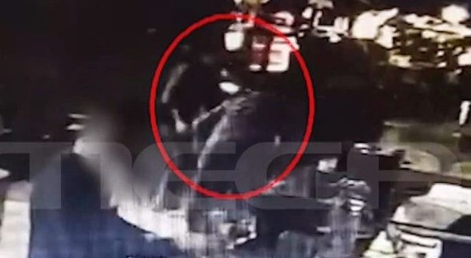 Επίθεση ανηλίκων σε 15χρονους στο Μαρούσι: ΒΙΝΤΕΟ ΝΤΟΚΟΥΜΕΝΤΟ δείχνει το ένα παιδί που μαχαιρωμένο ζητά βοήθεια