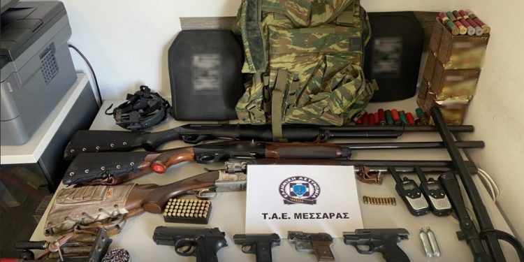 Εντοπίστηκε «μίνι οπλοστάσιο» στην Κρήτη – Χειροπέδες σε μία γυναίκα – ΦΩΤΟ